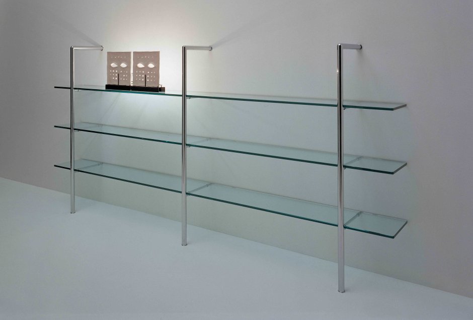 Стеклянные витринные полки на трубах