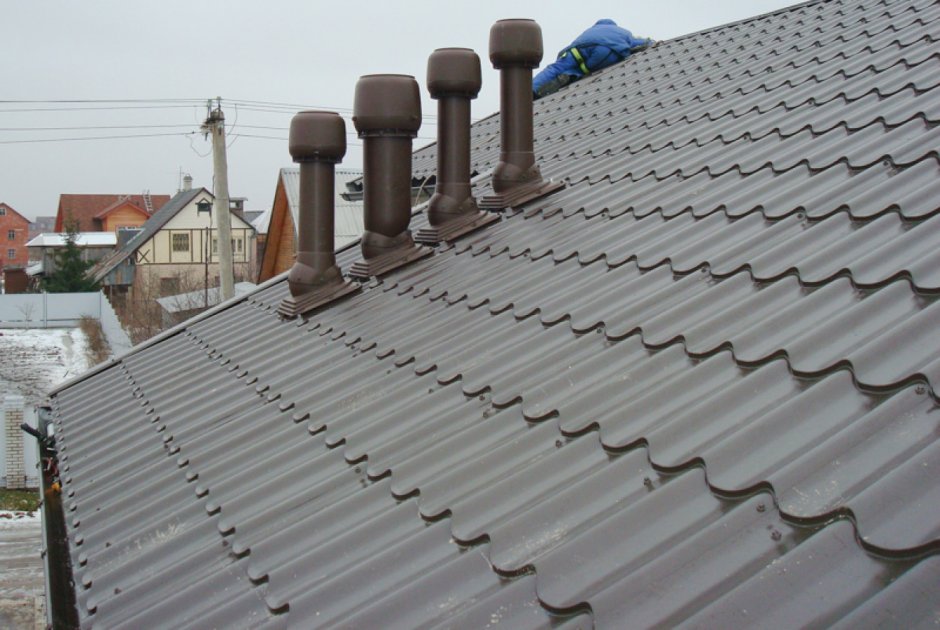 Вентиляция кровли вальма