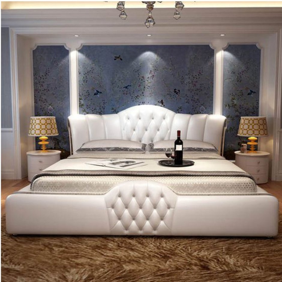 Шикарная двуспальная кровать