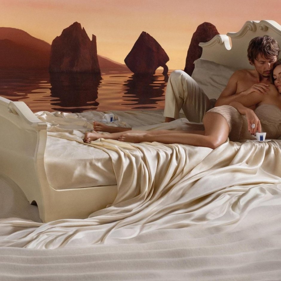 Мужчина и женщина в постели