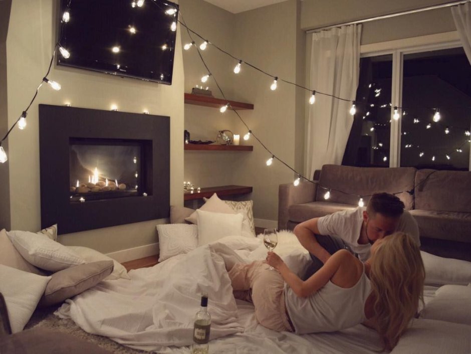 Пара в шикарной квартире