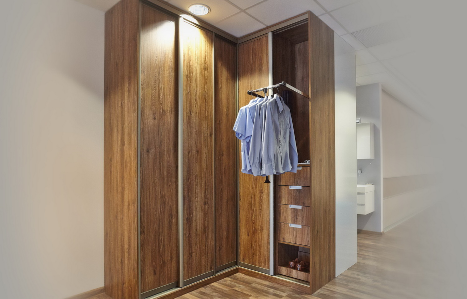 Угловой шкаф-купе Komandor