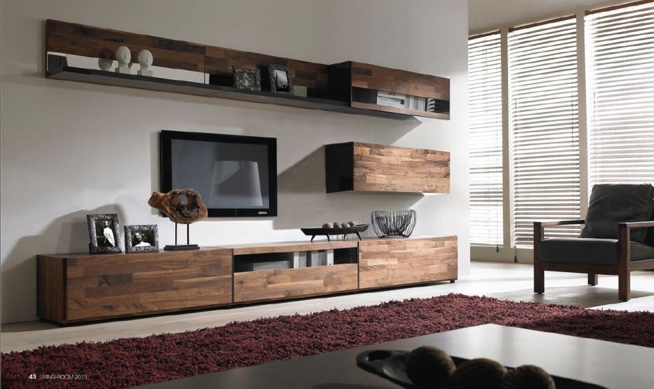 Подвесные полки в гостиной