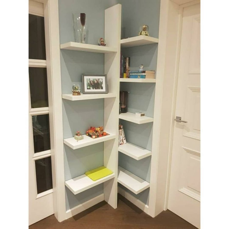 Стеллаж в угол комнаты