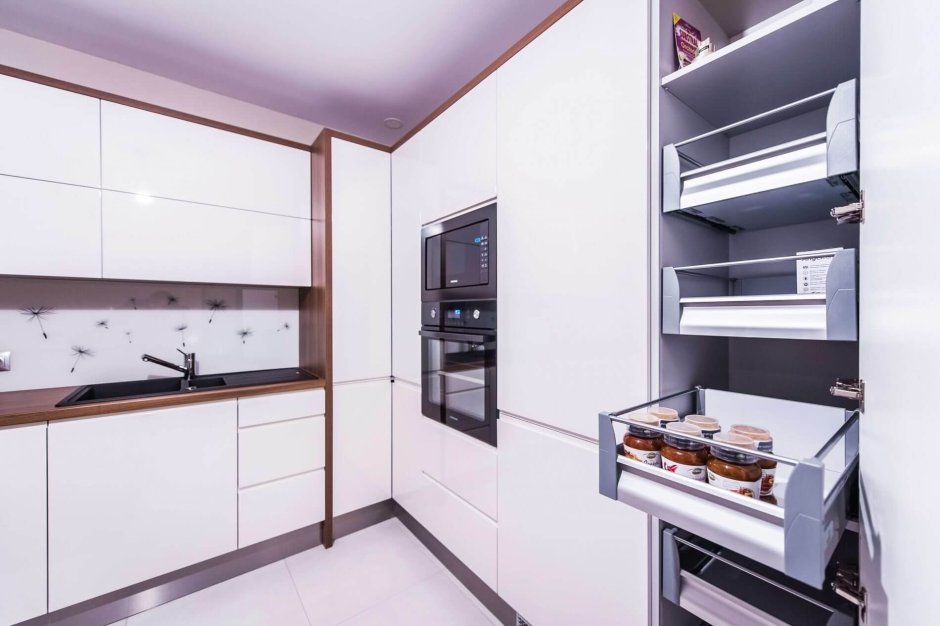 Кухня встроенная в стену