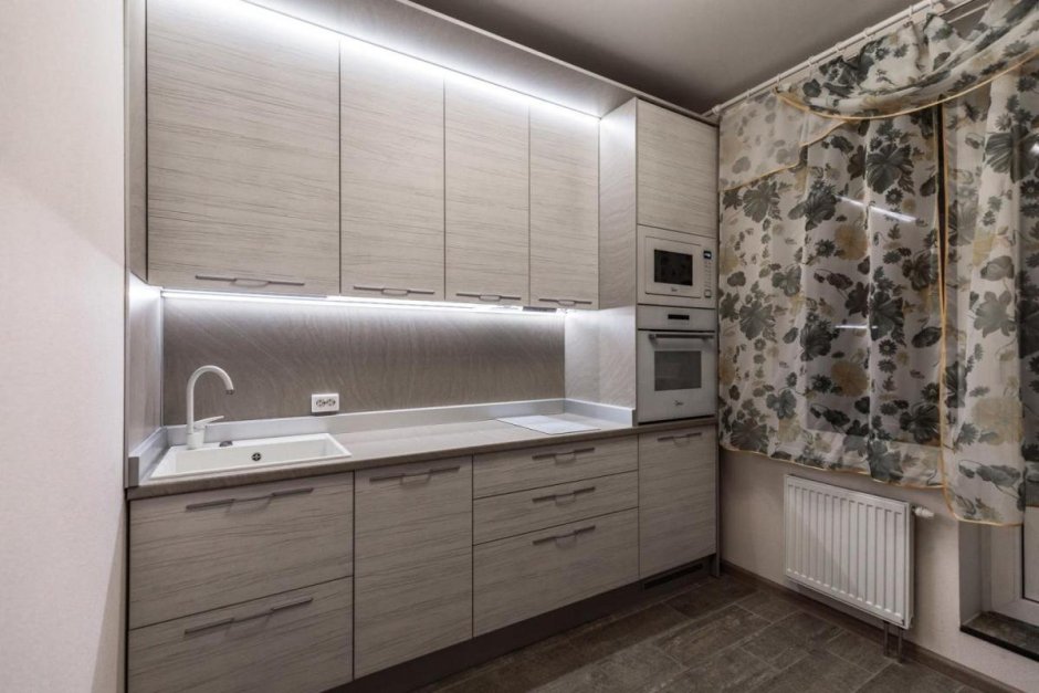 Кухня прямая светлая