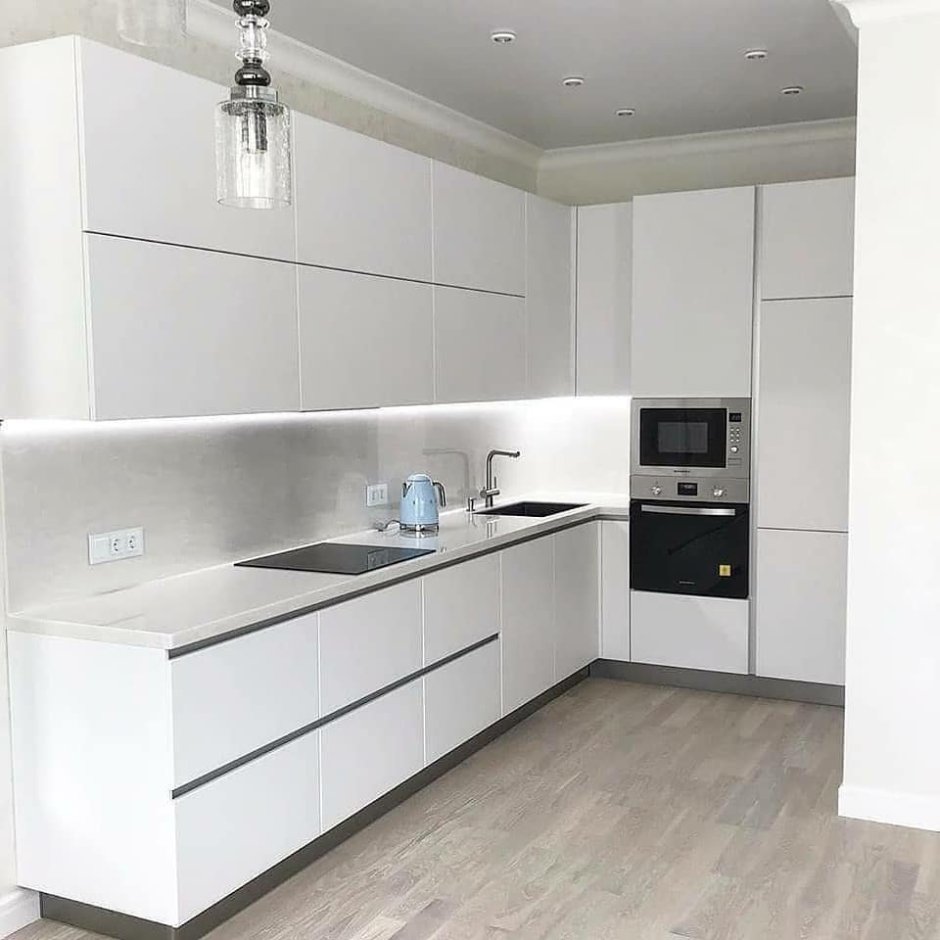 Кухонный гарнитур белый глянец