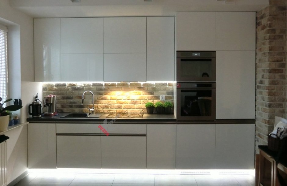 Встроенный холодильник без ручек