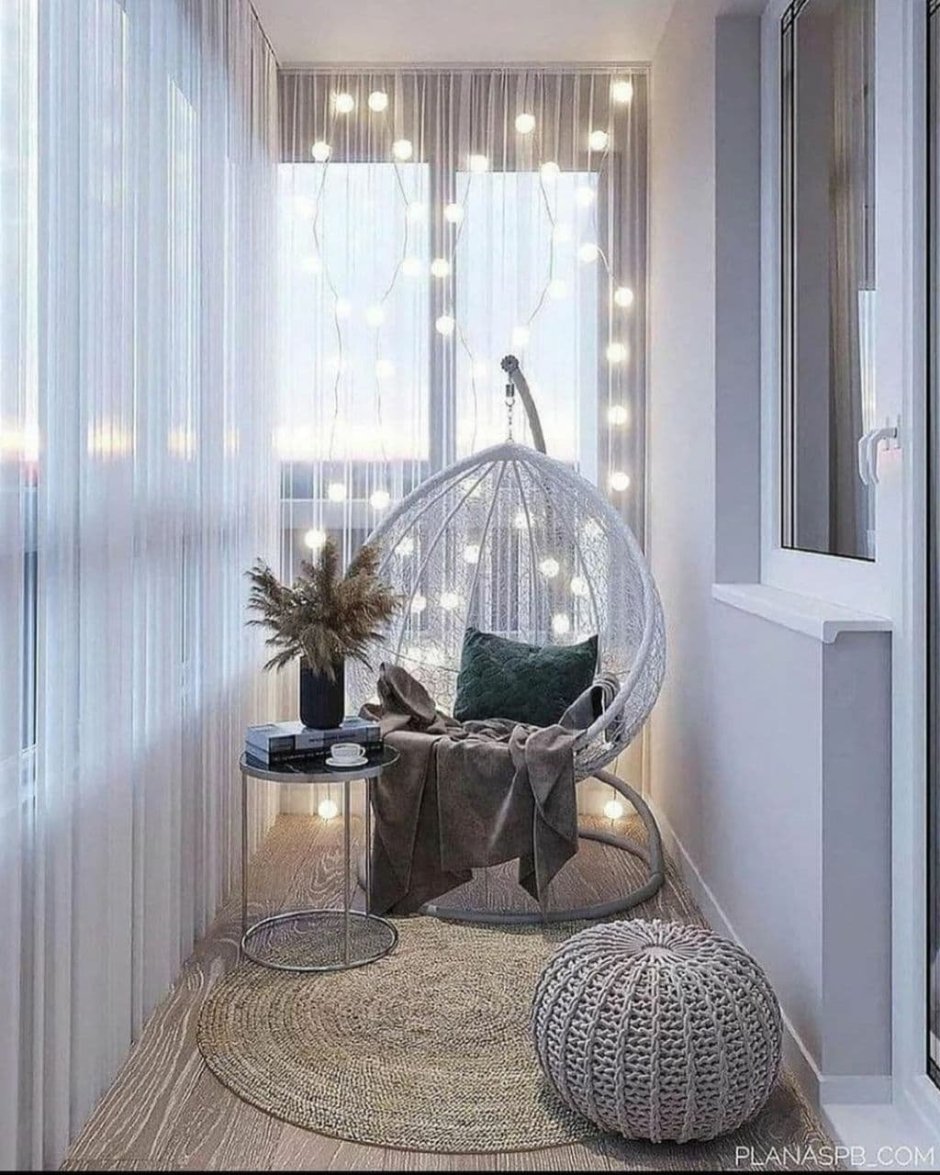 Розовый балкон интерьер