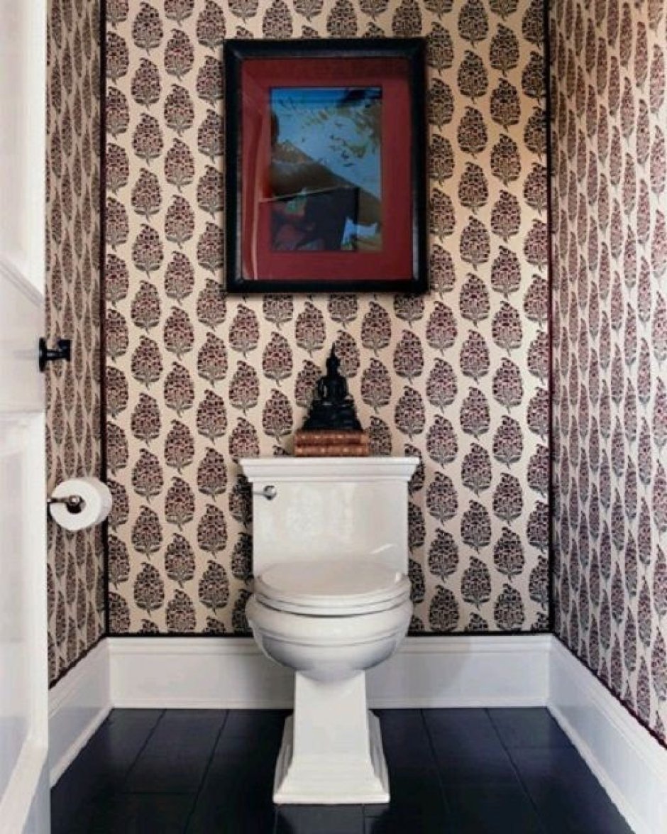 Отделка туалета обоями