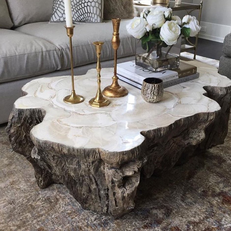 Кофейный столик из камня