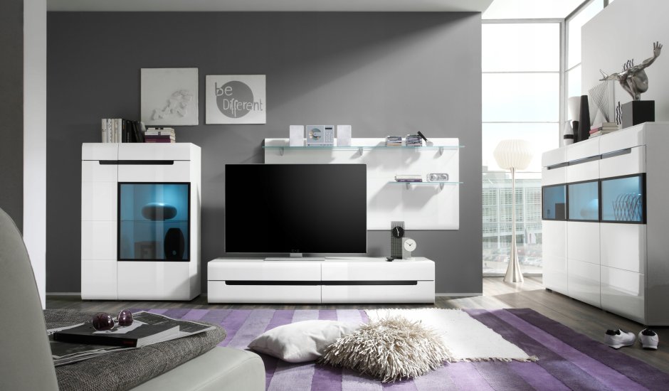 Угловой стеклянный шкаф для посуды