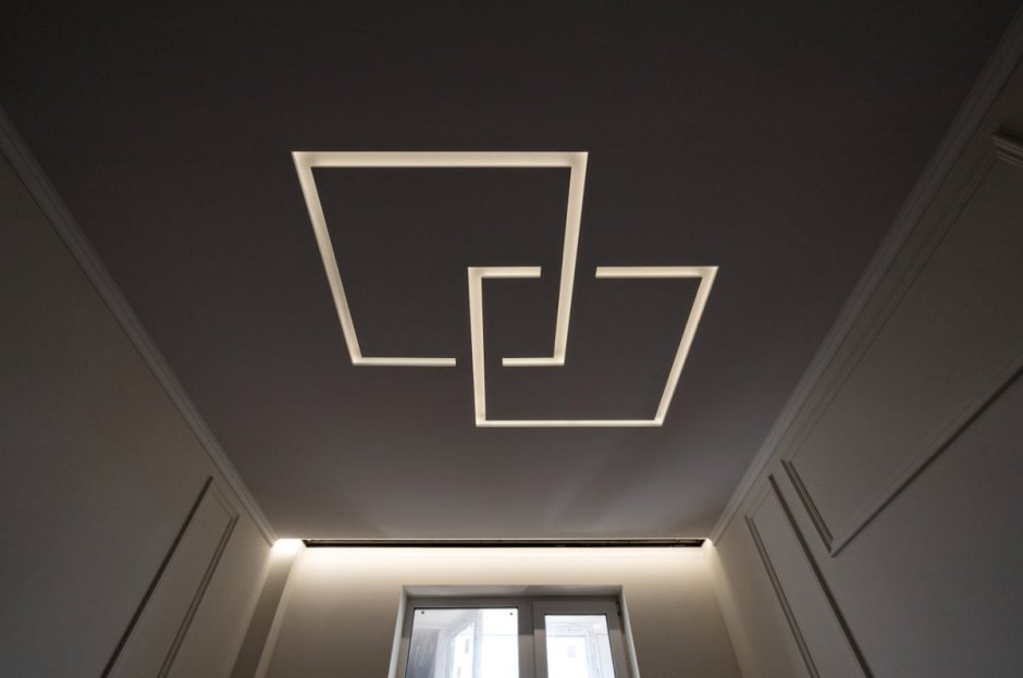 Световые линии на натяжном потолке