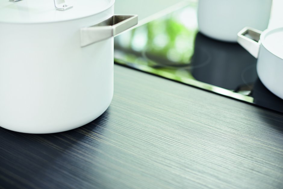 Деревянная столешница со стеклом