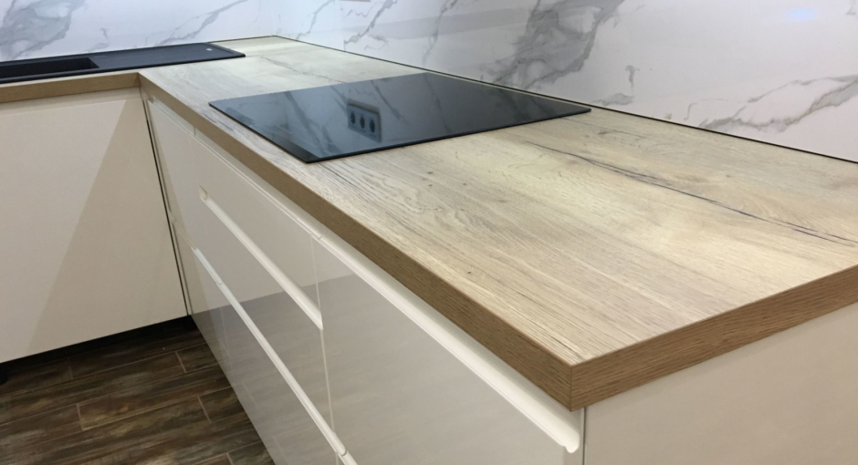 Corian Stratus