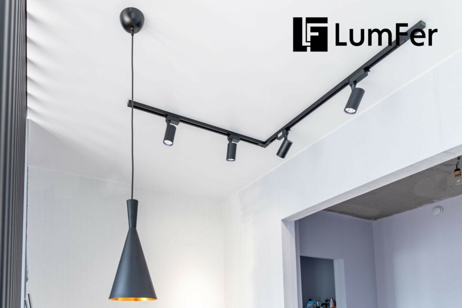 Освещение в узком коридоре