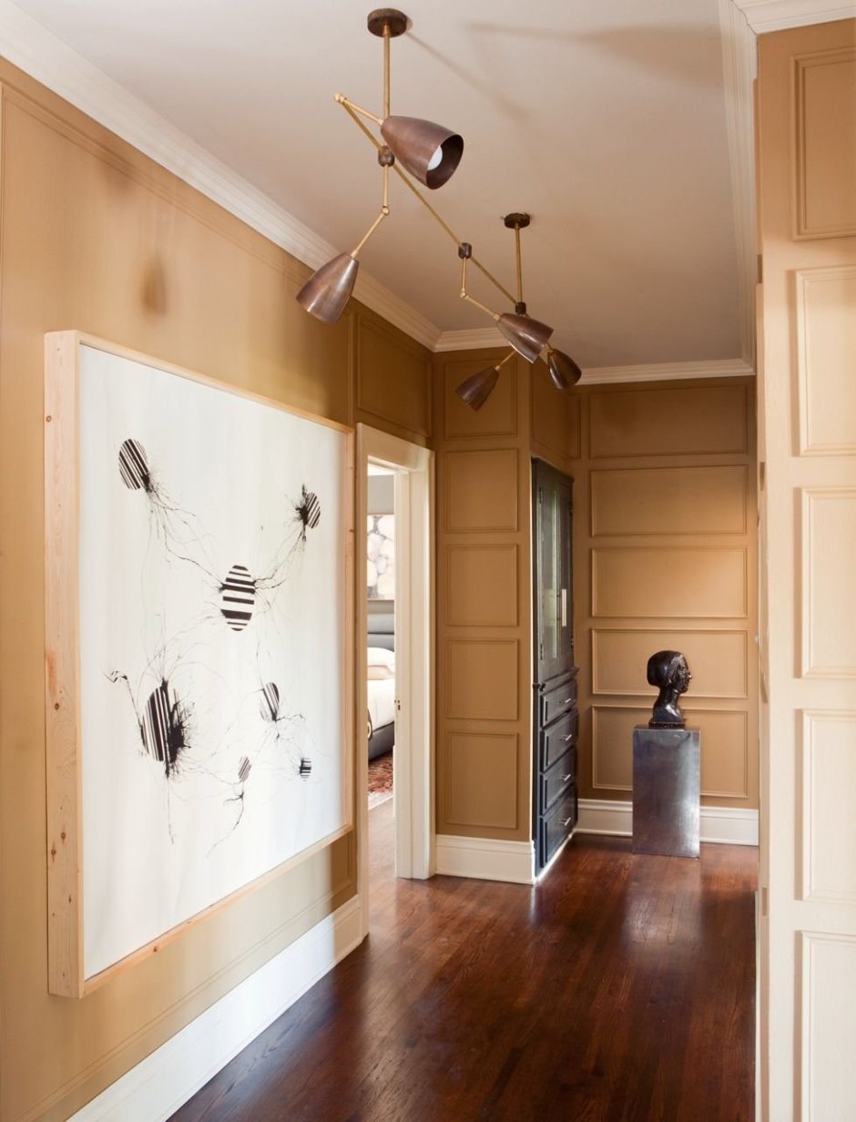 Молдинги в коридоре