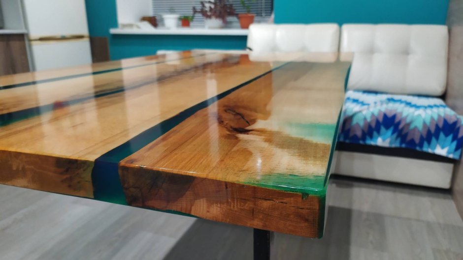 Стол молния из эпоксидной смолы