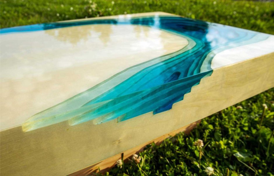 Стол с эпоксидной смолой