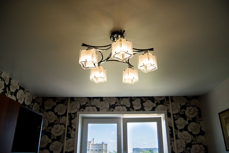 L1135 Chandelier Tree Branch