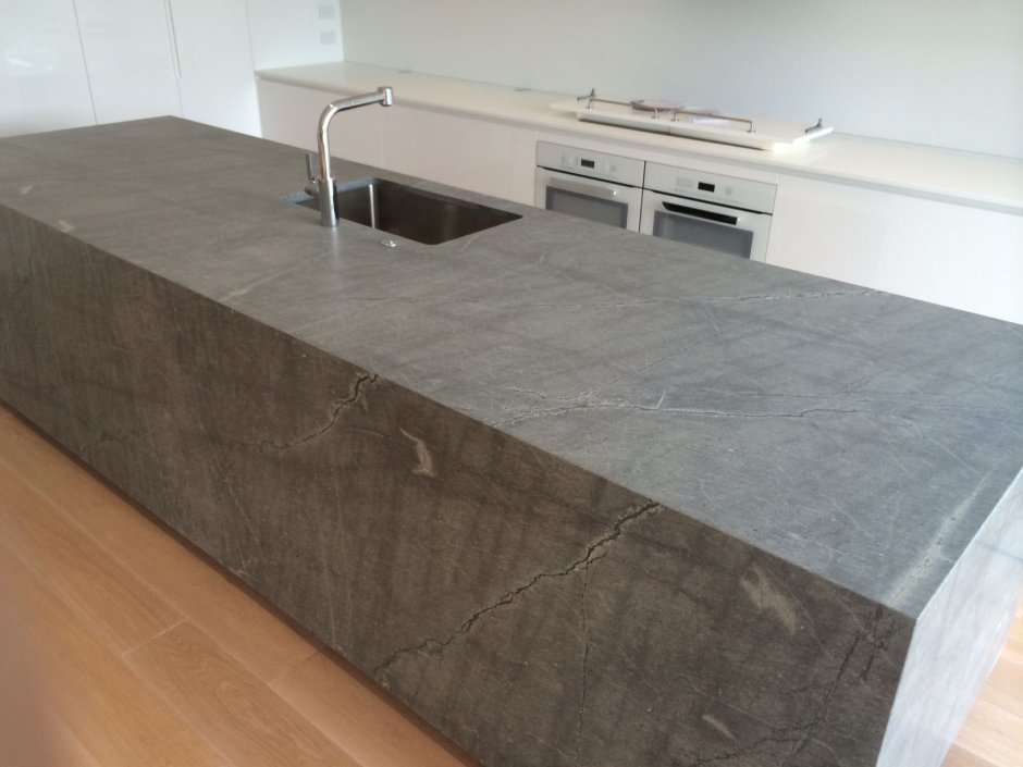 Zetta каменный шпон кухня