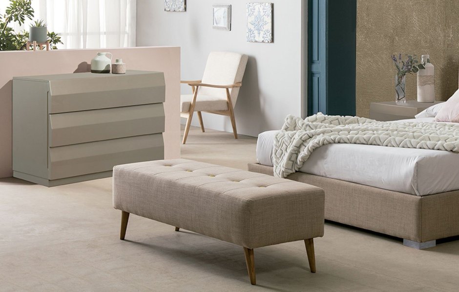 Банкетка в спальню