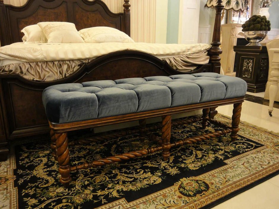 Скамейка в спальню