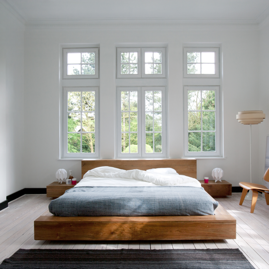 Обои для спальни если мебель дерево