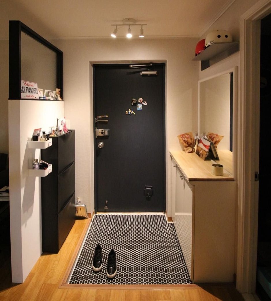 Стиралка и сушилка в комнате