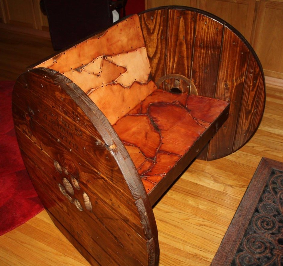 Столик из остатков столешницы