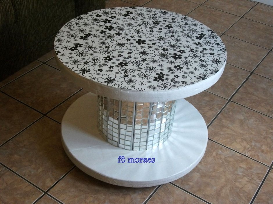 Журнальный столик из катушки от кабеля