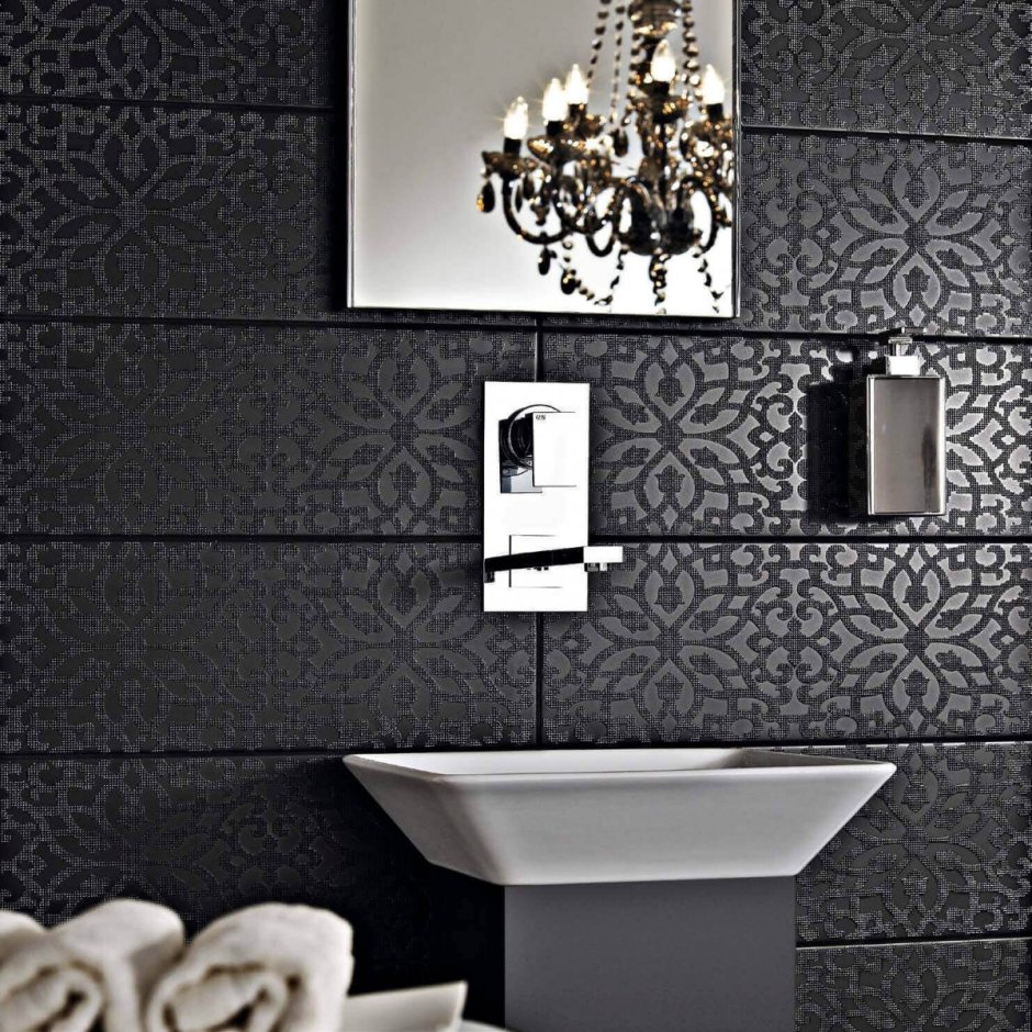 Черная матовая плитка для ванной