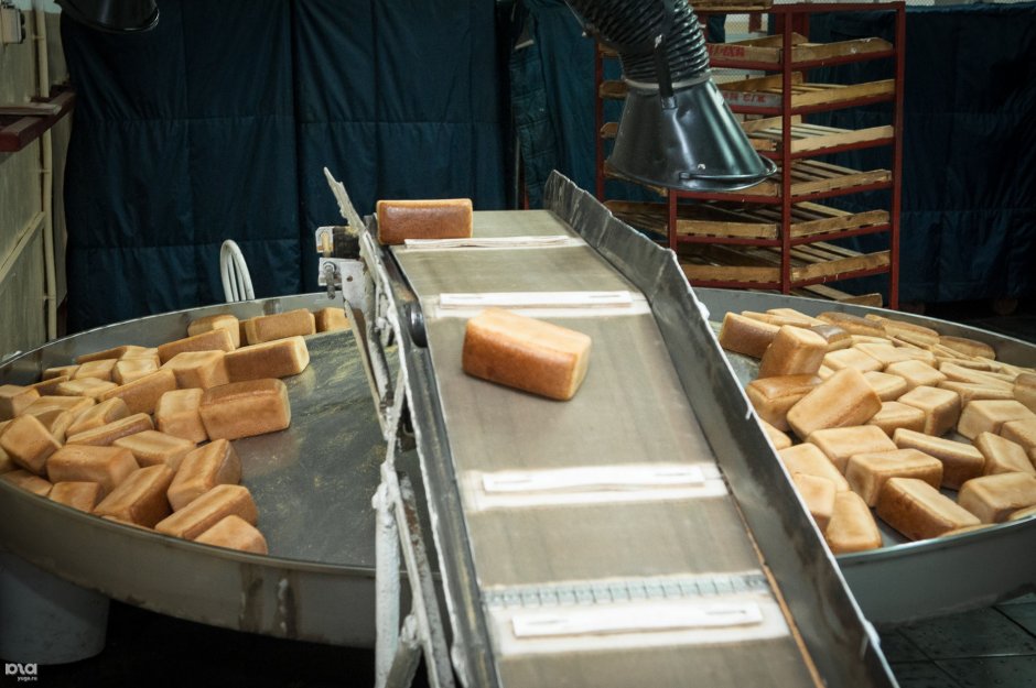 Циркуляционный стол для хлеба