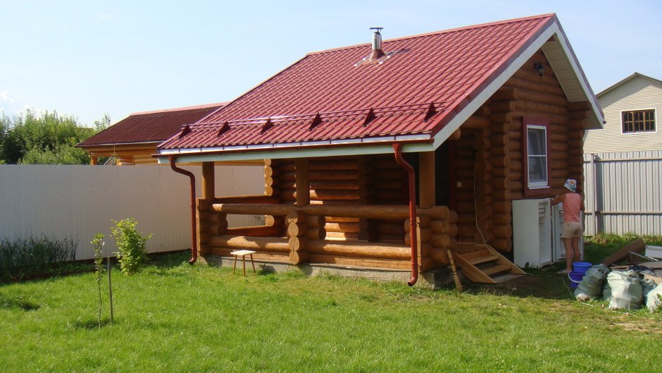 Бан с двухскатной крышей