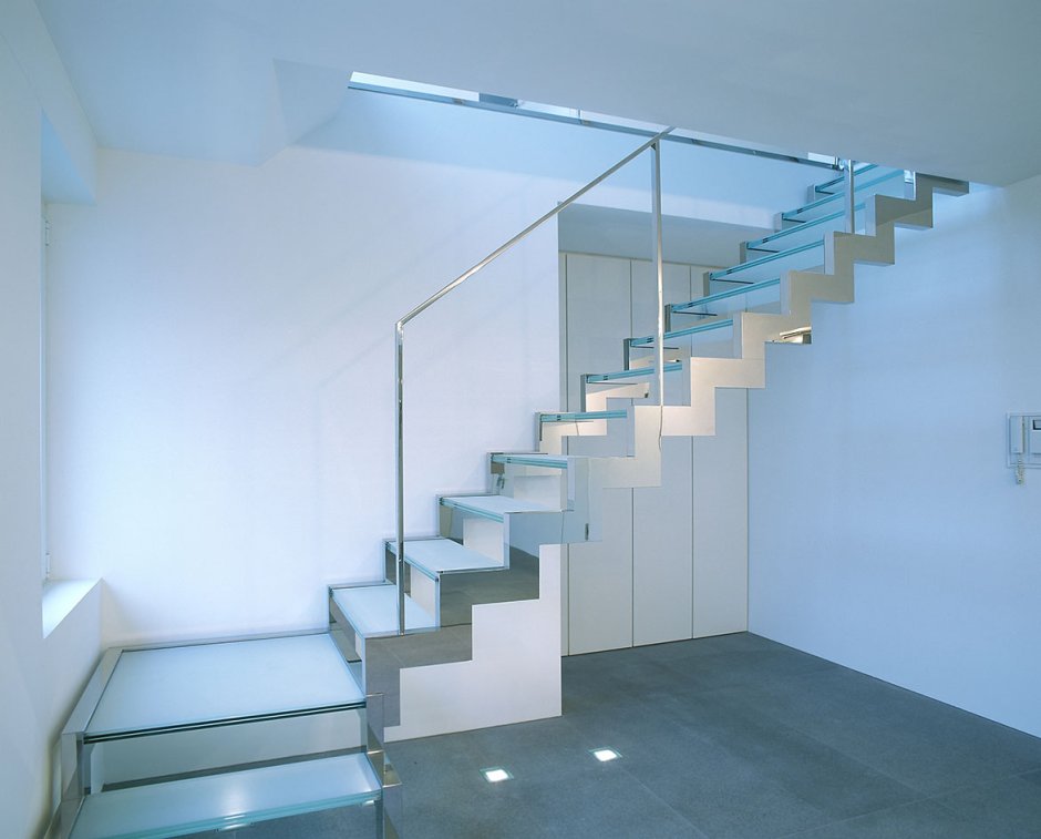 Ступени из стекла для лестниц