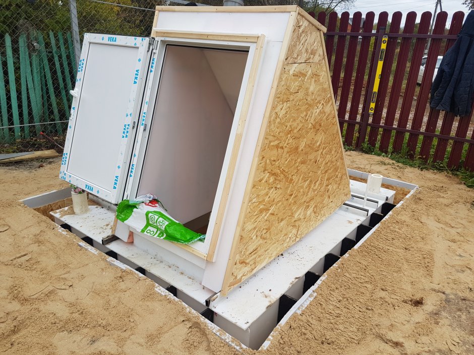 Цветник перед баней