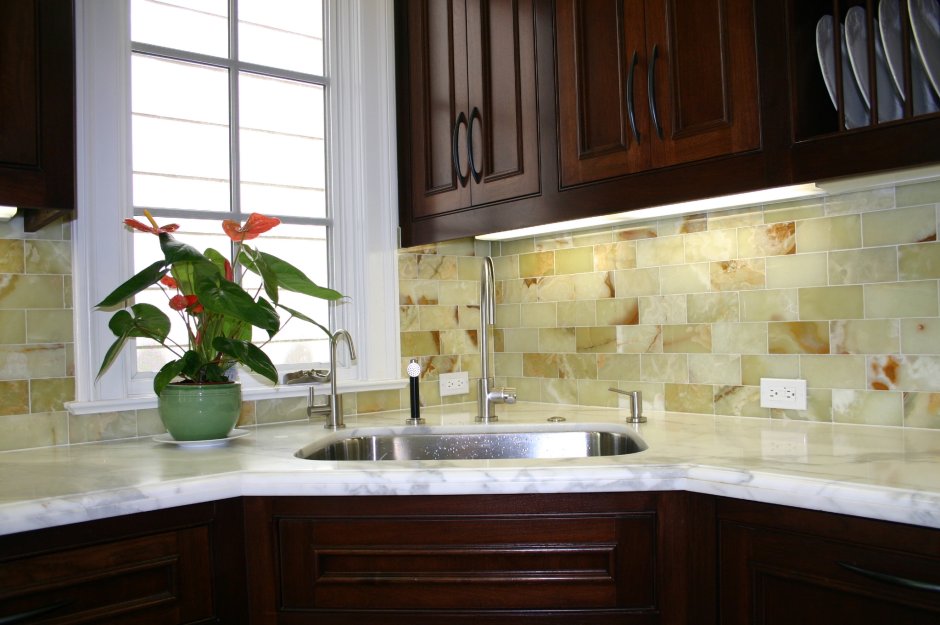 Кухонный фартук из натурального камня