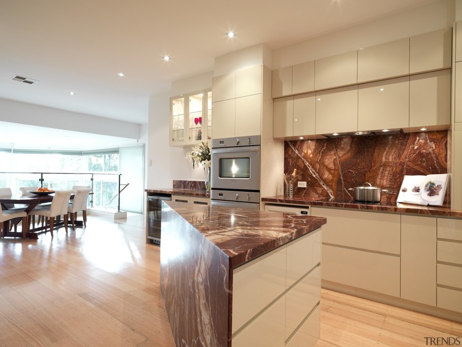 Кухонный фартук из оникса