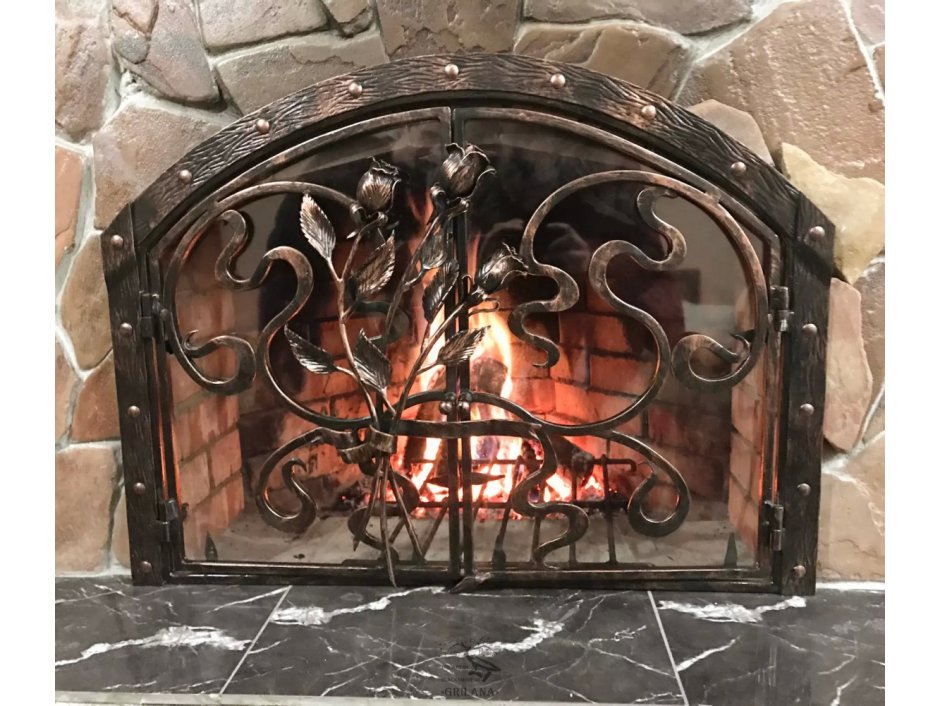 Кованые решетки для камина