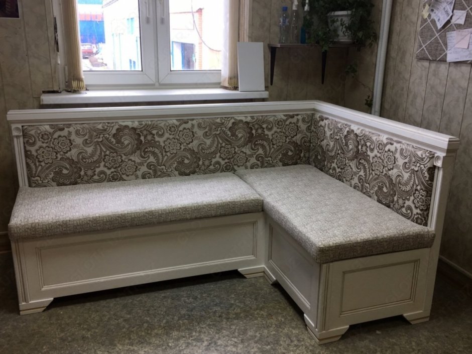 Уголок Виктория 12