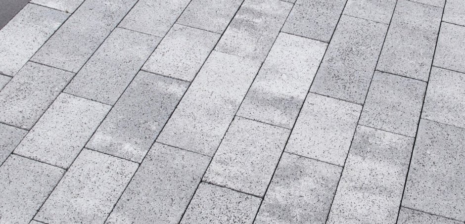 Мощение бетонной плиткой