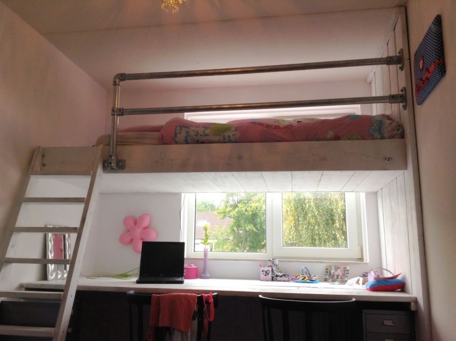 Кровать для четверых детей