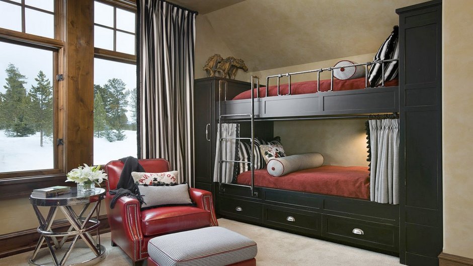 Комната с двухэтажной кроватью