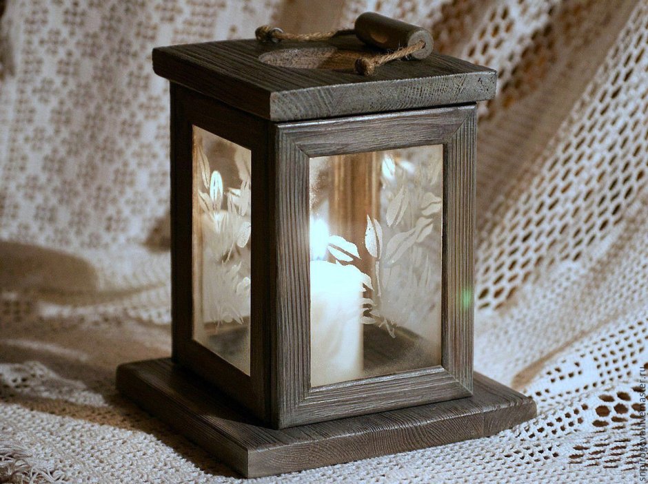 Фонарь из фоторамок