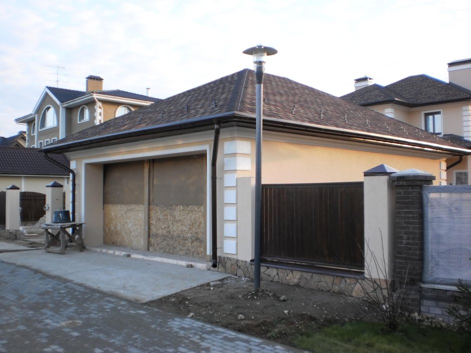 Гараж оштукатуренный снаружи