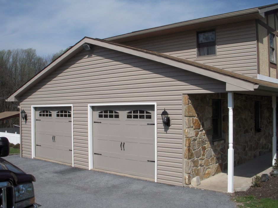 Гараж обшитый сайдингом