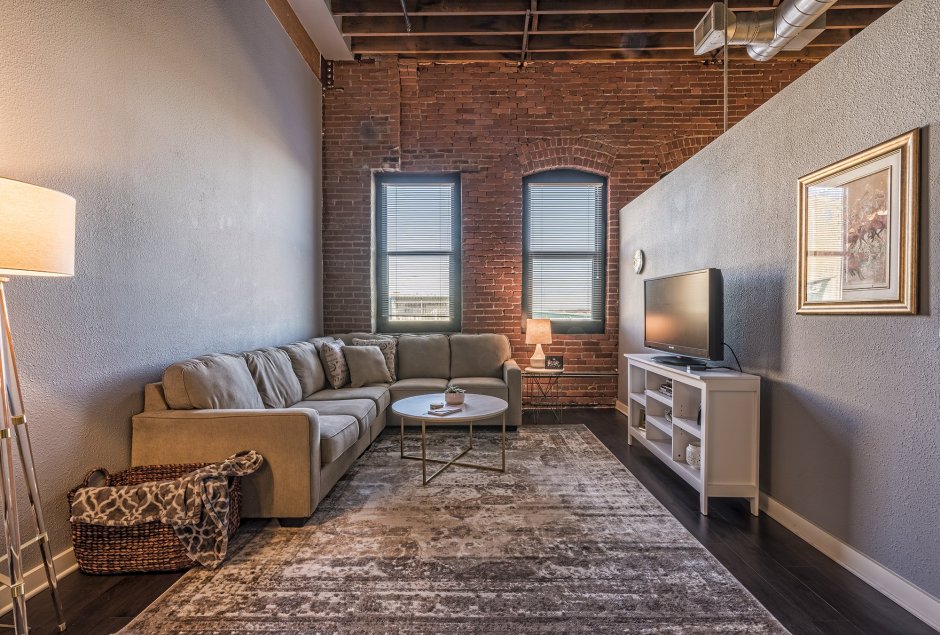 Плинтус в стиле лофт