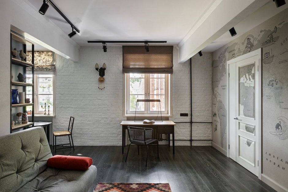 Лофт с лепниной в интерьере