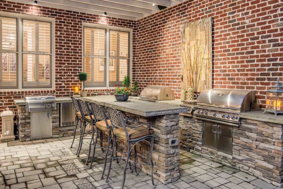 Кирпичная кладка на кухне