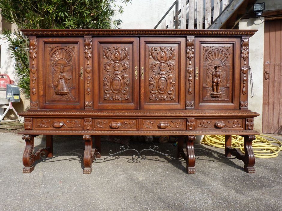 Испанский Ренессанс мебель